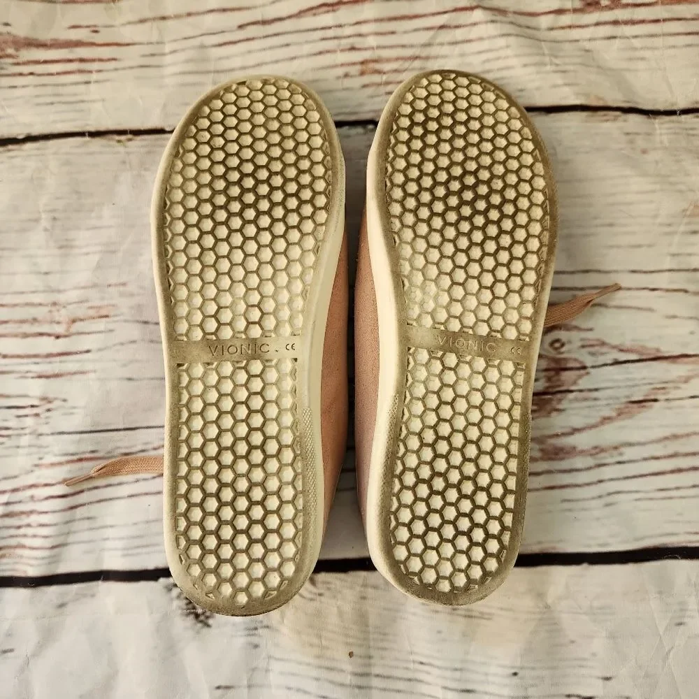 Vionic Brinley Suede Sneakers Size 9‎
